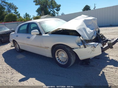 LINCOLN TOWN CAR 2001