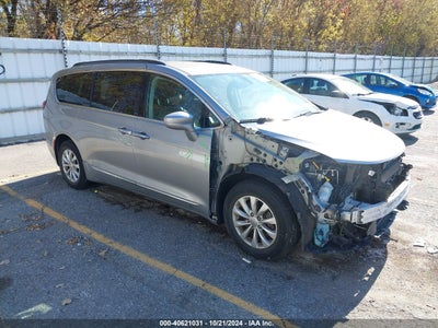 CHRYSLER PACIFICA 2017