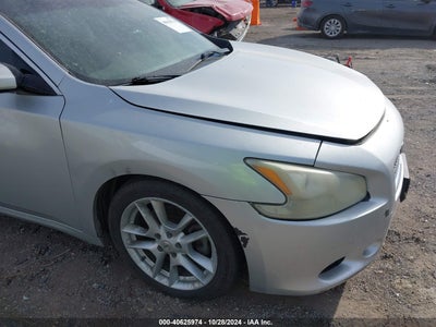 NISSAN MAXIMA 2010