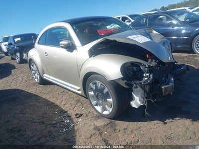 VOLKSWAGEN BEETLE 2013