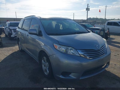 TOYOTA SIENNA 2015