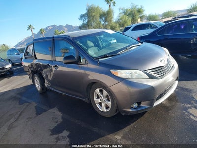 TOYOTA SIENNA 2011