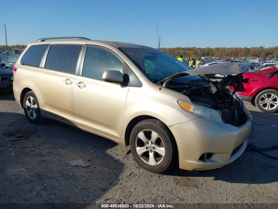 TOYOTA SIENNA 2011