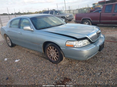 LINCOLN TOWN CAR 2007