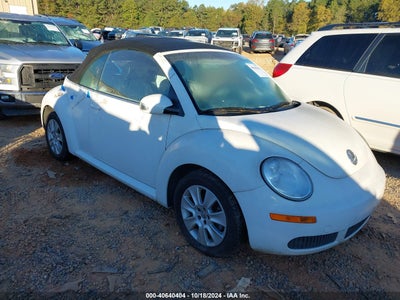 VOLKSWAGEN NEW BEETLE 2010