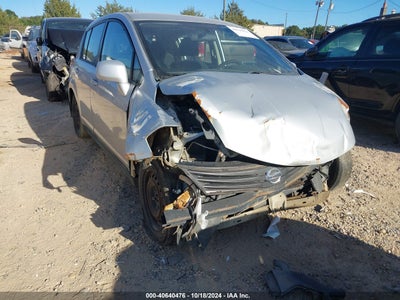 NISSAN VERSA 2011