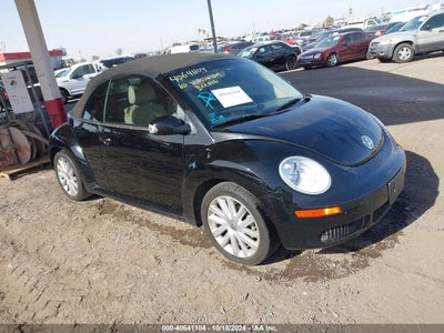 VOLKSWAGEN NEW BEETLE 2010