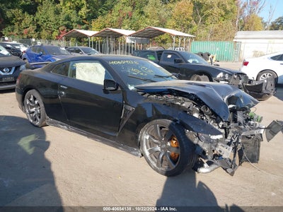 NISSAN GT-R 2010