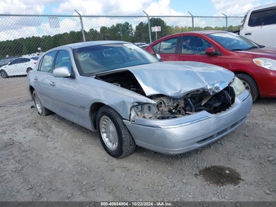 LINCOLN TOWN CAR 2002