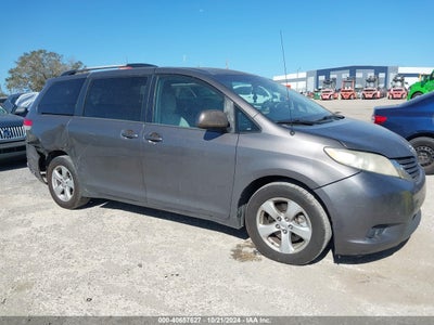 TOYOTA SIENNA 2013