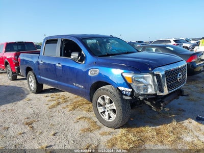 NISSAN TITAN 2017
