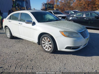 CHRYSLER 200 2013