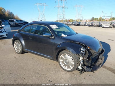 VOLKSWAGEN BEETLE 2013