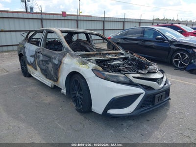 TOYOTA CAMRY 2021