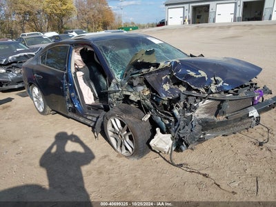 NISSAN MAXIMA 2010