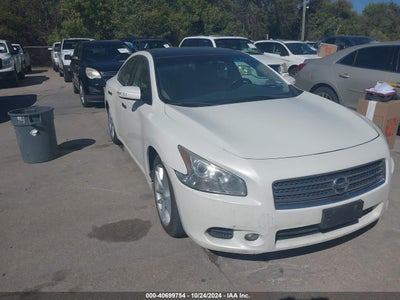 NISSAN MAXIMA 2010