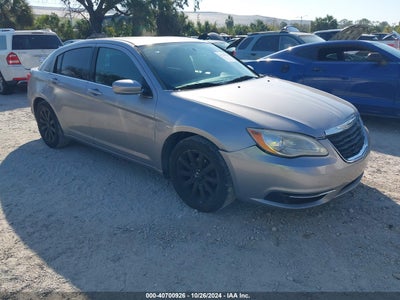 CHRYSLER 200 2013
