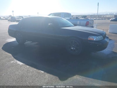 LINCOLN TOWN CAR 2010