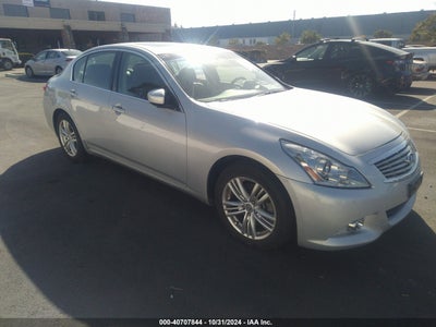 INFINITI JOURNEY 2011