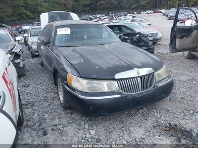 LINCOLN TOWN CAR 2000