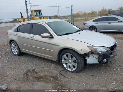 CHRYSLER 200 2013