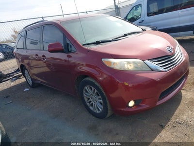 TOYOTA SIENNA 2011