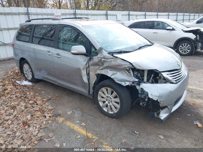 TOYOTA SIENNA 2015