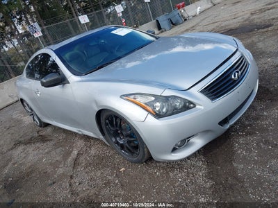 INFINITI JOURNEY 2011