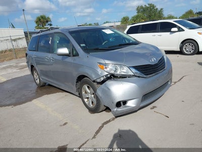 TOYOTA SIENNA 2011