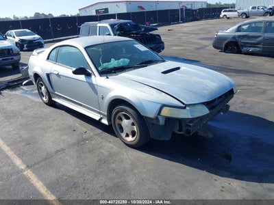 FORD MUSTANG 2000