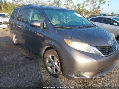 TOYOTA SIENNA 2013