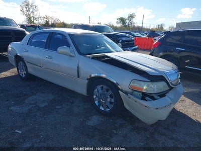 LINCOLN TOWN CAR 2005