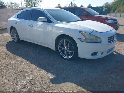 NISSAN MAXIMA 2010
