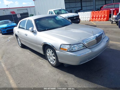 LINCOLN TOWN CAR 2009