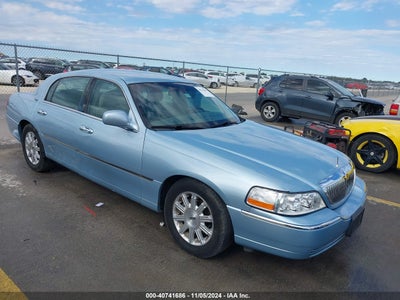 LINCOLN TOWN CAR 2009