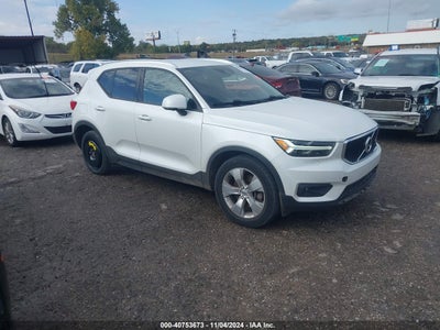 VOLVO XC40 2021