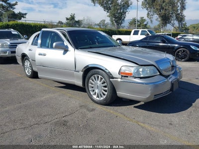 LINCOLN TOWN CAR 2004