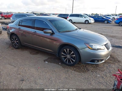 CHRYSLER 200 2013