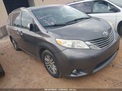 TOYOTA SIENNA 2013