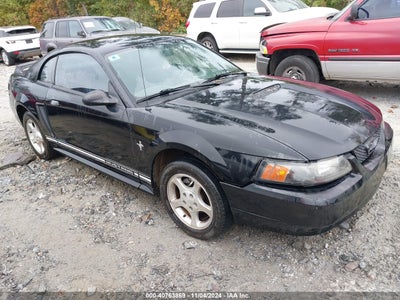 FORD MUSTANG 2000