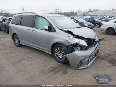 TOYOTA SIENNA 2018