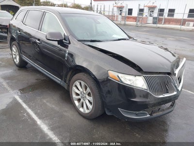 LINCOLN MKT 2014