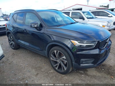 VOLVO XC40 2021
