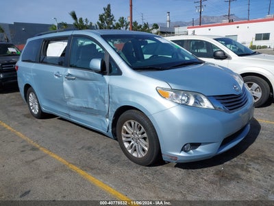 TOYOTA SIENNA 2016