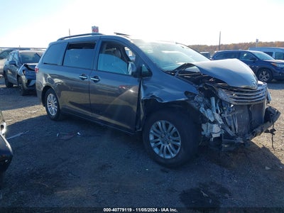 TOYOTA SIENNA 2017
