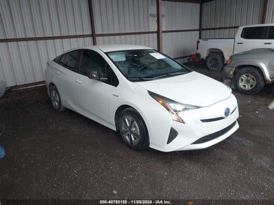 TOYOTA PRIUS 2017
