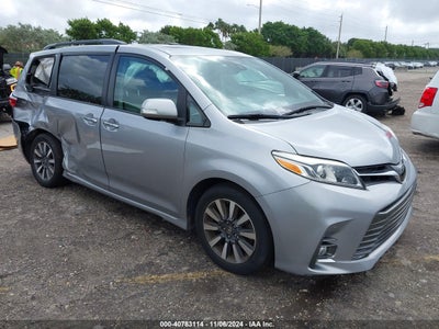 TOYOTA SIENNA 2018