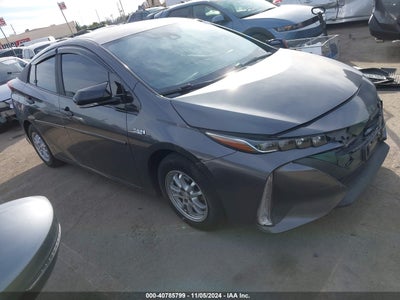 TOYOTA PRIUS PRIME 2017