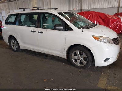 TOYOTA SIENNA 2011