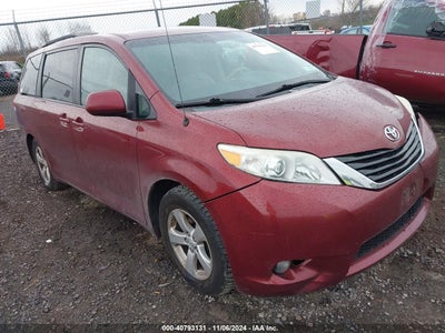 TOYOTA SIENNA 2013